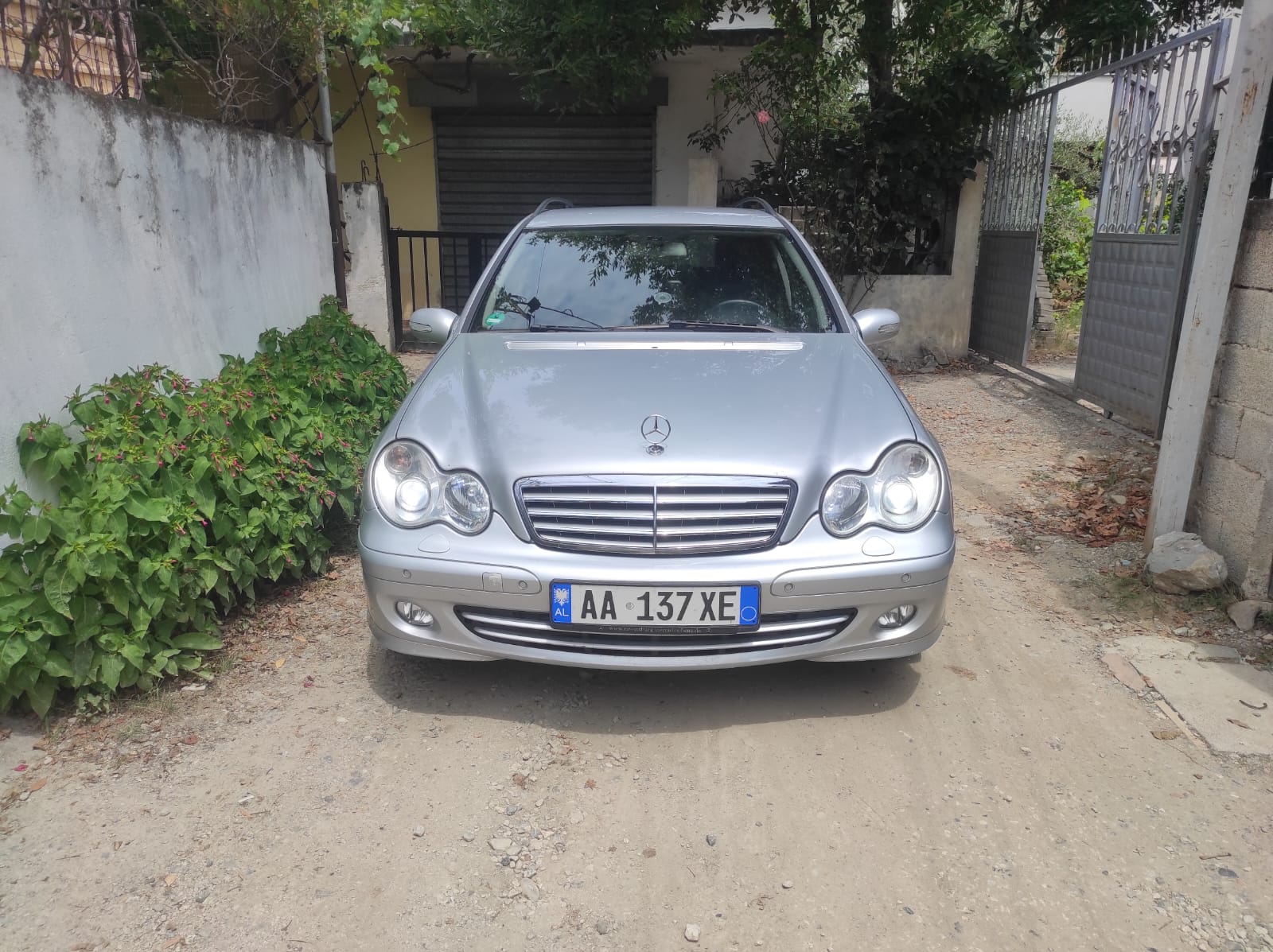 Mercedes Benz